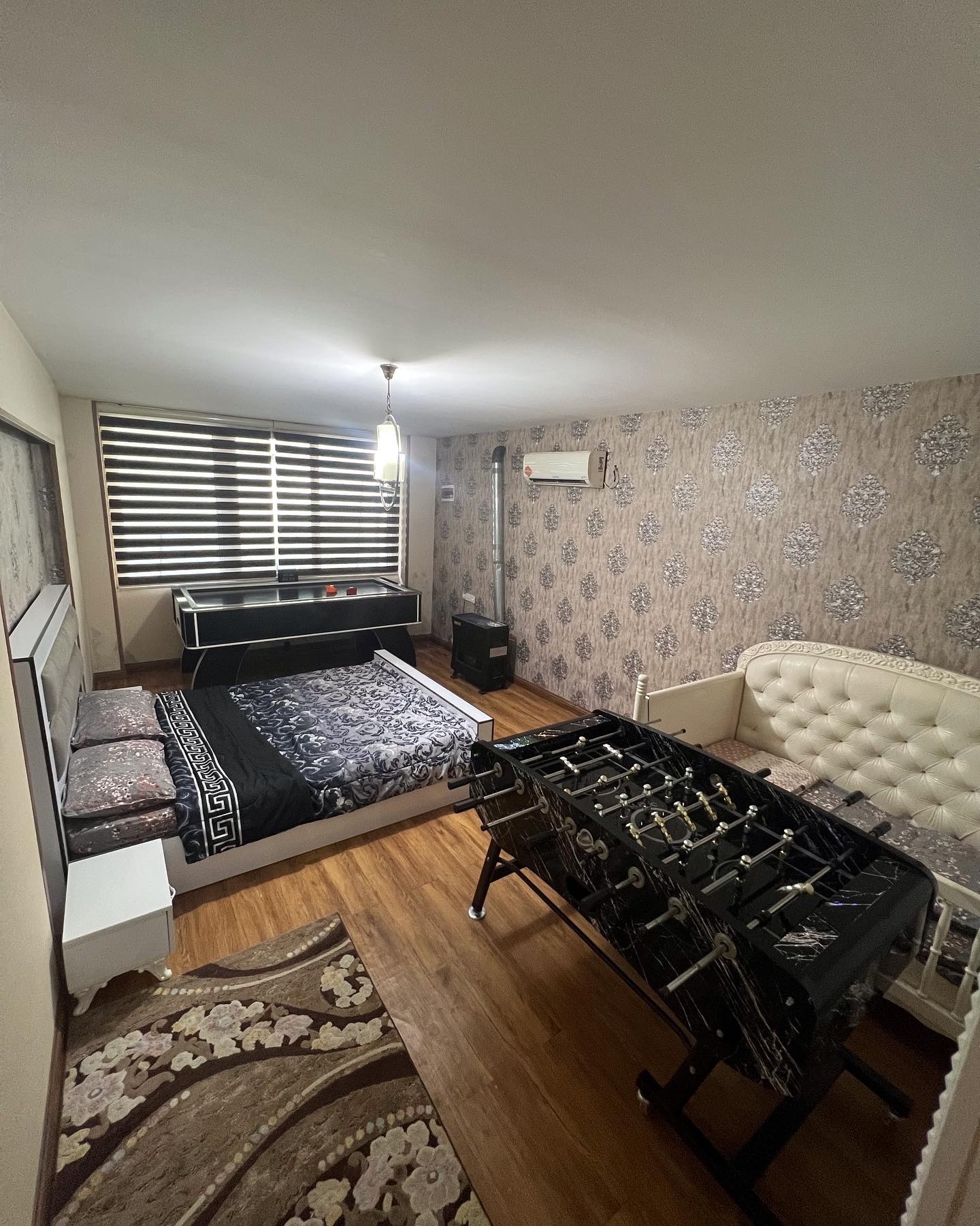 اتاق خواب و اتاق بازی هیجان انگیز باغ ویلای شماره ۲( کاج۲)